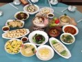 石屏豆腐宴哪家正宗,石屏哪里的烧豆腐好吃又便宜