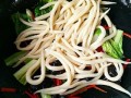蛔虫面是哪里的特色（面条里面的虫子是蛔虫吗）
