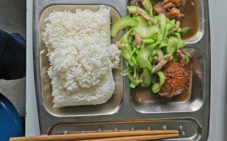 工地做快餐怎么样（工地卖15元盒饭利润怎么样）