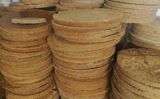 花生油饼卖到哪里（花生油饼做肥料做法）