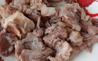 东北拆骨肉是哪个部位,猪拆骨肉是哪里的骨头啊