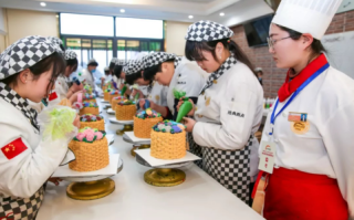 哪里可以学蛋糕（哪里可以学蛋糕培训）