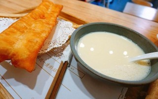 豆浆泡油条 哪里（豆浆泡油条哪里人爱吃）