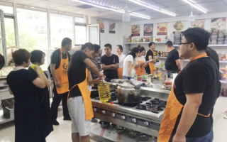 哪里培训做麻辣烫（砂锅麻辣烫培训哪个最好）
