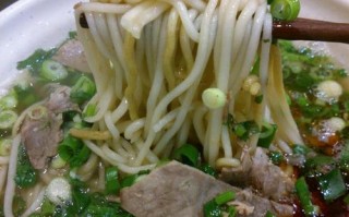 饸饹面是哪里的名吃（饸饹面属于什么菜）