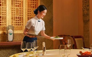去大酒店做服务员好吗,酒店宴会服务员怎么样啊