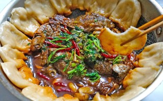 小鱼锅贴是哪里的菜（小鱼锅贴是哪里的菜系）