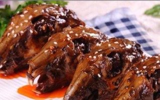 海南干煸带皮兔肉的做法,海口哪里有干煸兔头卖