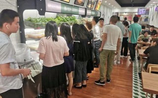 做麻辣烫挣钱吗,买麻辣烫生意怎么样啊