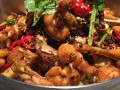 干锅牛蛙是什么地方菜,干锅牛蛙是哪里的菜
