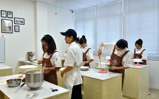 烘培在哪里学好（全国烘焙培训学校前三是哪三家）