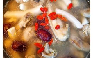 椰汁鸡煲 哪里（椰子水煲鸡汤的做法）