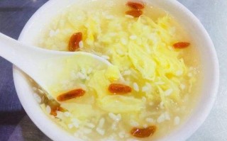 鸡蛋醪糟是哪里的（醪糟鸡蛋和米酒鸡蛋的区别）