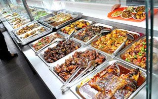 十元一顿的快餐怎么样（10元快餐店的盈利模式）