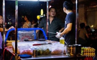 夜市小吃利润怎么样（夜市摆地摊卖小吃赚钱么）