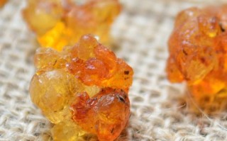 食用桃胶哪里产的好（食用桃胶哪里产的好一点）