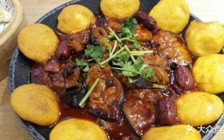 哪里铁锅鲶鱼好吃（哪里铁锅鲶鱼好吃又便宜）