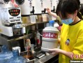 在奶茶店上班怎么样,上班卖奶茶怎么样赚钱