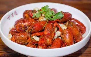 油爆龙虾是哪里的菜（长沙油爆虾做法）