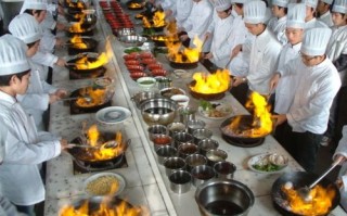 学厨师到哪里去学啊,哪里学厨师可以自学