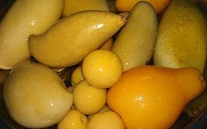 泡水果是哪里的（南宁有卖一些泡的水果，还有青芒果，菠萝、李果洒了辣椒粉的，那种叫什么呀，我听他们叫酸液还是什么？求）