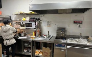 在汉堡店后厨上班累吗,在炸鸡汉堡店上班怎么样啊