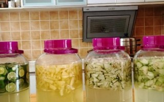 泡菜坛子放在哪里较好（冬天腌泡菜放室内还是室外好）