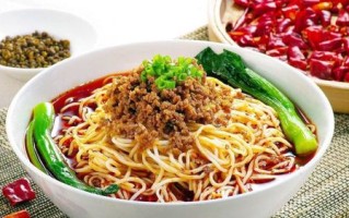 担担面是哪里的美食（担担面是哪里的小吃）