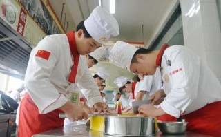男孩子餐饮工作怎么样（男孩子学厨师有前途吗）