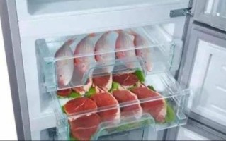生肉放冰箱哪里（生肉放冰箱应该冷藏还是保鲜）