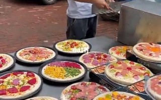 披萨是哪里的（地摊披萨从哪里拿货）