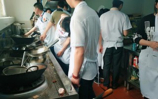 在哪里学炒菜（在哪里学炒菜最快）