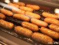 一个烤肠的成本和利润,开个热狗店怎么样啊