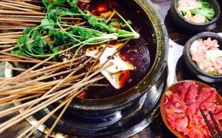 麻辣烫和砂锅有什么差别啊,观窖砂锅串串怎么样好吃吗