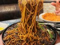 韩式炸酱面中国哪里有（制作韩国炸酱面时，要放韩国产的真味炸酱，和牛肉粉大喜大，在哪里可以买到这些东东呢）