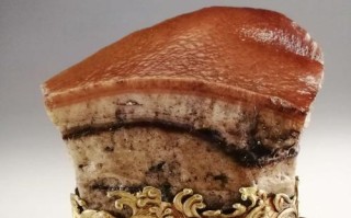 台北故宫博物院里的那块“东坡肉”是什么材质的,东坡肉出自哪里?
