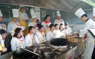 学厨师哪个学校好,学韩国料理哪里好一点