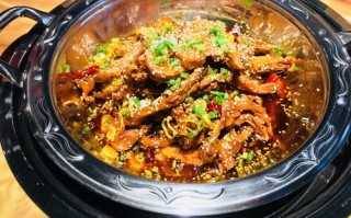 鸭爪爪主题火锅怎么样（鸭爪爪火锅做法和配料）