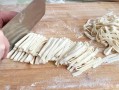 哪里有教做手擀面的（那里可以学做面条）