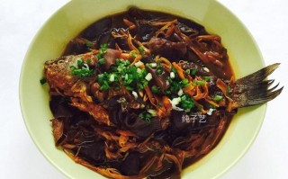 鲫鱼塞肉怎么做好吃,鲫鱼塞肉叫什么菜名好呢?
