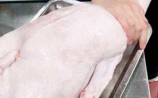 鸭子从哪里吹气（北京烤鸭怎么吹气）