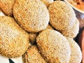 北京麻酱烧饼哪里正宗（北京麻酱烧饼是甜的还是咸的）