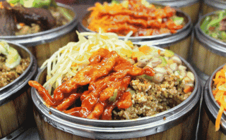 哪里特色好吃（食堂都有哪些特色哪些好吃的）