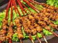 新疆羊肉串哪里好吃（新疆羊肉串哪里好吃啊）