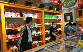 超市门口卖食材怎么样（超市门口卖食材怎么样赚钱）