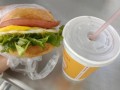 大学食堂做汉堡怎么样（大学食堂做汉堡怎么样啊）
