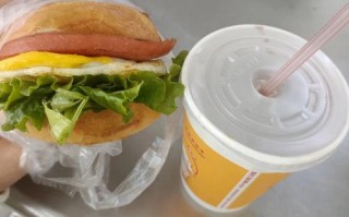 大学食堂做汉堡怎么样（大学食堂做汉堡怎么样啊）