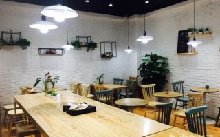 现在轻食餐饮怎么样（轻食餐厅前景如何）