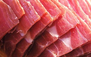 火腿是什么肉做成的,火腿哪里的肉