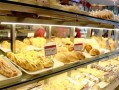 蛋糕店一年纯利润可以达到30万吗,面包店一年利润怎么样啊